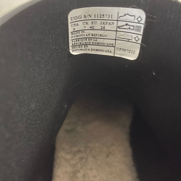 UGG rain boots Size 9 - Picture 6 of 6